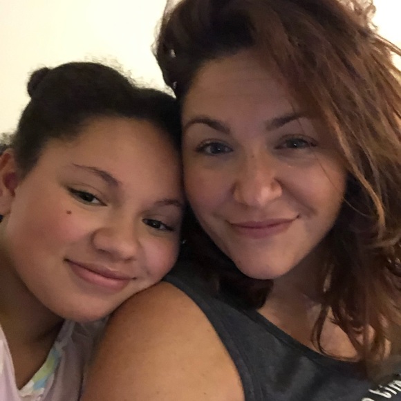 Meet your Posher, Julia - Picture 2 of 14